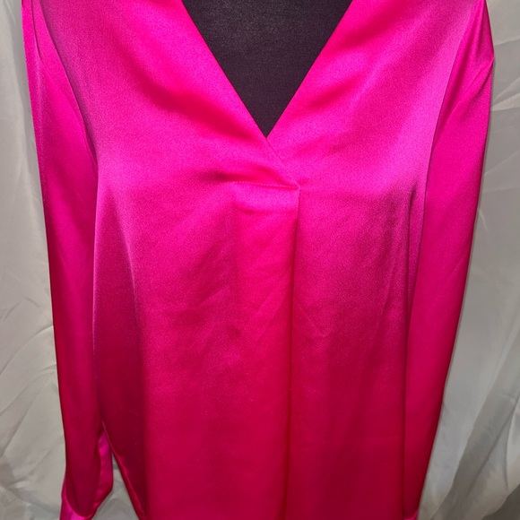 Banana Republic Satin Fuchsia Blouse Womens Size Medium Beautiful!!!❤️❤️ - Picture 7 of 11